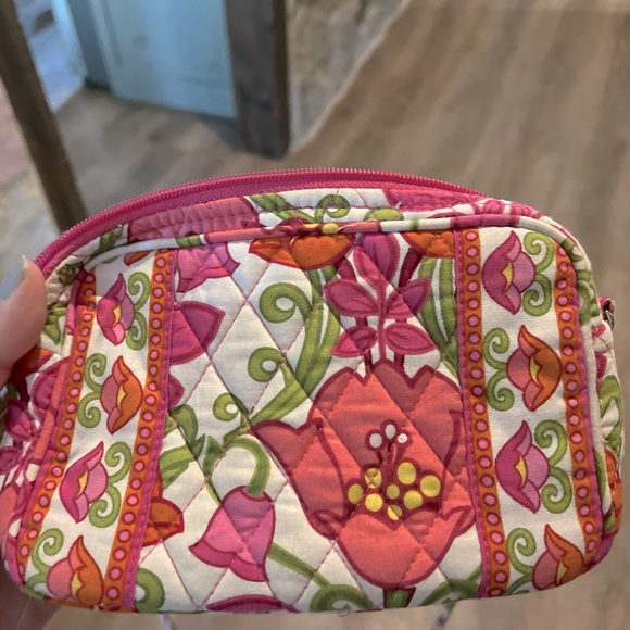 Vera Bradley Handbags - Vera Bradley crossbody bag
